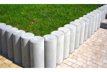 Palisady betonowe – sprawdź ich zastosowanie w Twoim ogrodzie