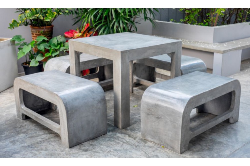 Meble betonowe - co warto wiedzieć o tym elemencie wyposażenia ogrodu?